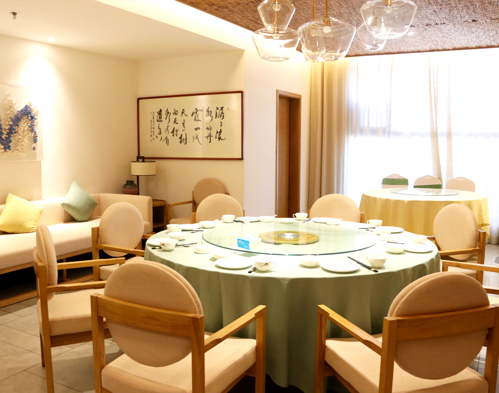 餐饮包间